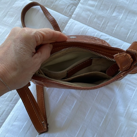 Italian leather crossbody bag - Picture 4 of 9